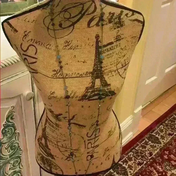 Beautiful New Condition Necklaces OS - Picture 4 of 5